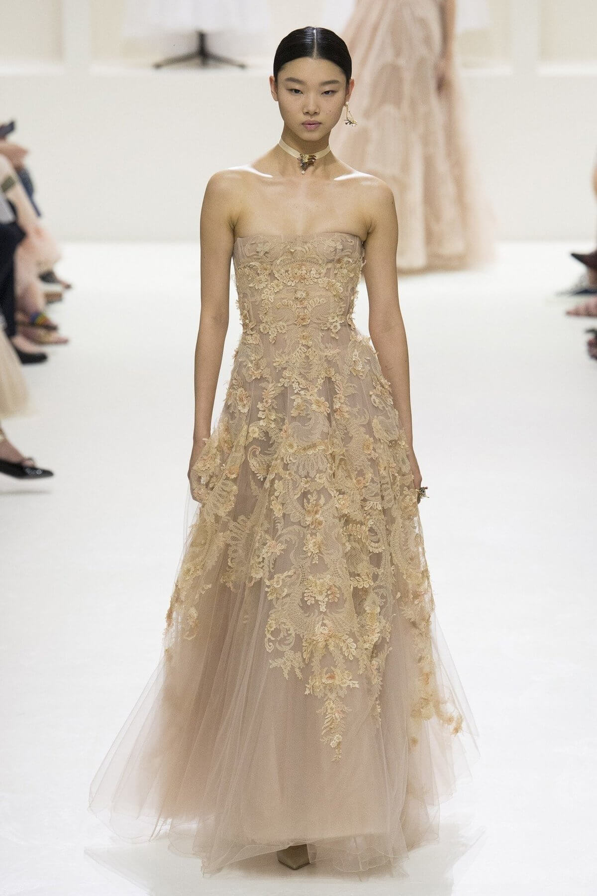 The Art of Lace haute couture from Chanel to Iris van Herpen - textielmuseum.nl - TextielMuseum The Art of Lace haute couture from Chanel to Iris van Herpen - textielmuseum.nl - TextielMuseum